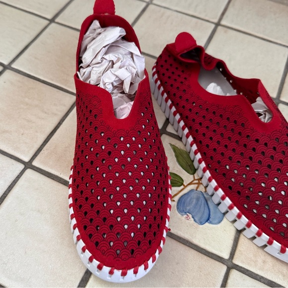 Ilse Jacobsen Tulip Red Slip-On Women's Shoes - Picture 5 of 7